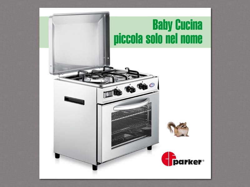 Ideazione e realizzazione del materiale per il punto vendita per la CFParker: copertina flyer